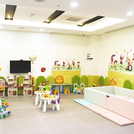 Ramada By Wyndham Yongin Hotel Exterior photo