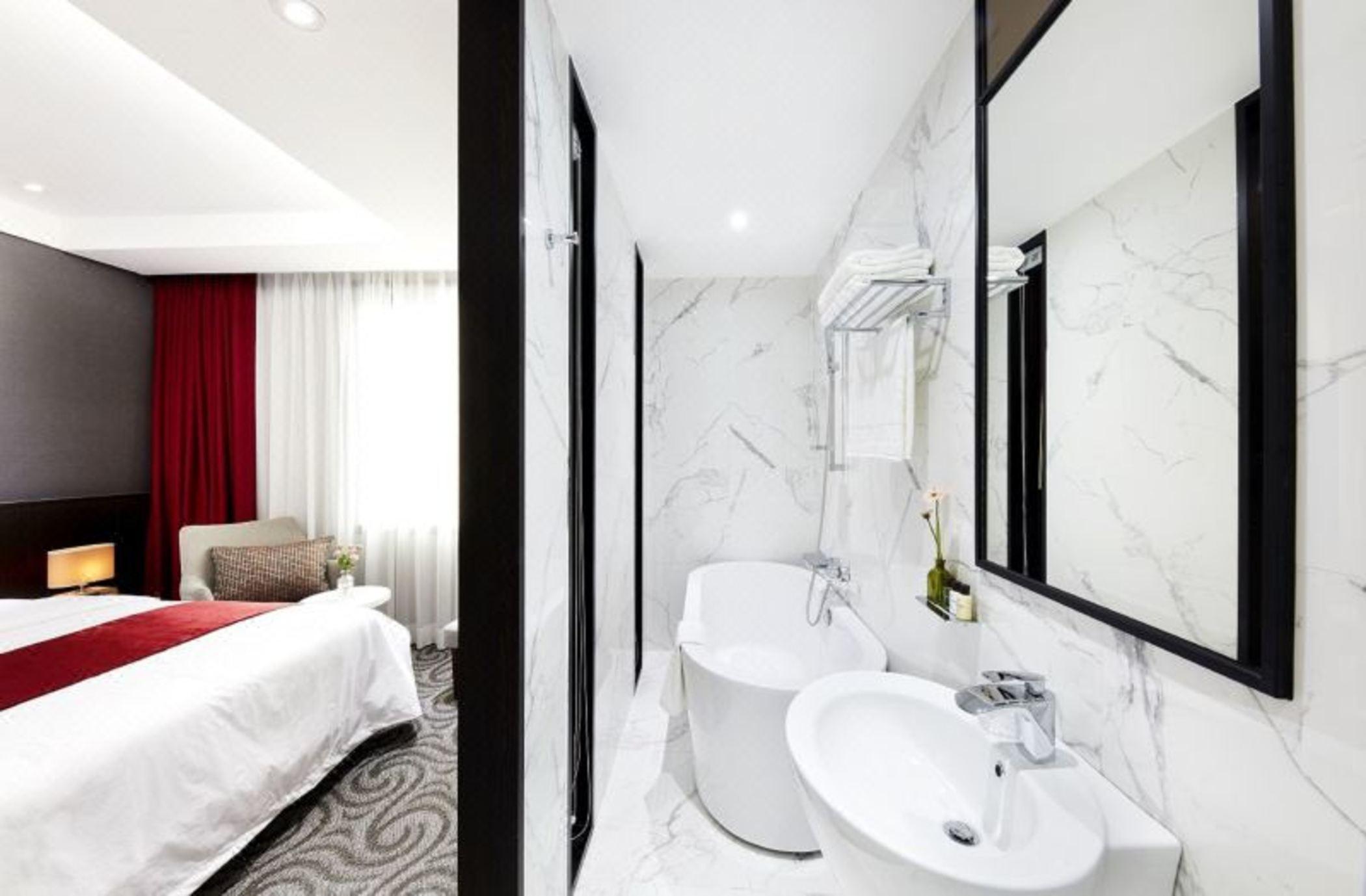 Ramada By Wyndham Yongin Hotel Exterior photo