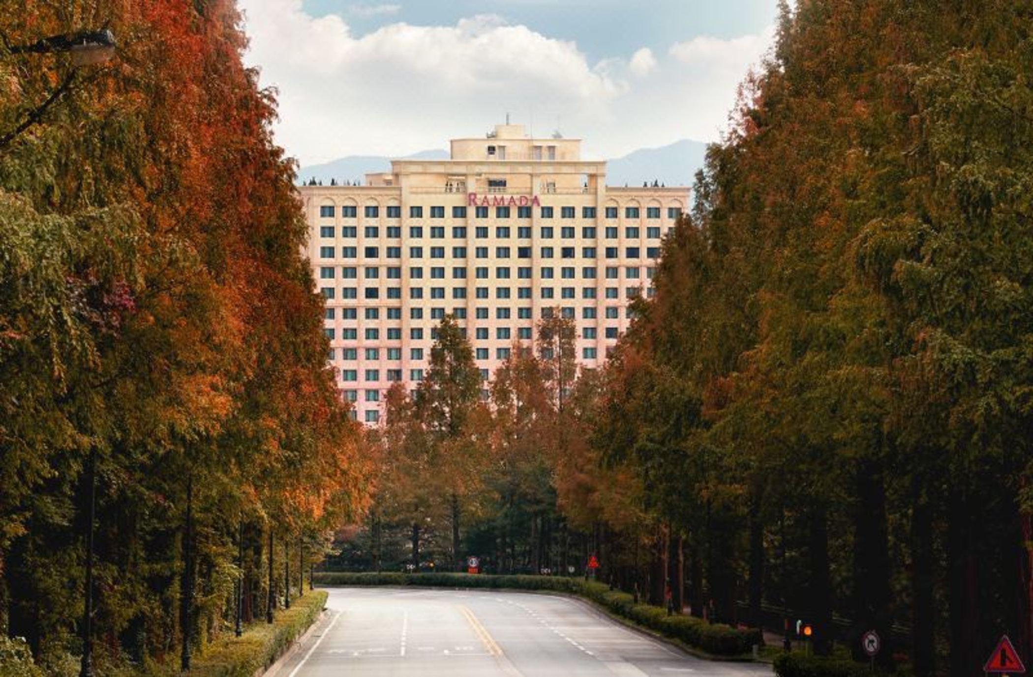 Ramada By Wyndham Yongin Hotel Exterior photo