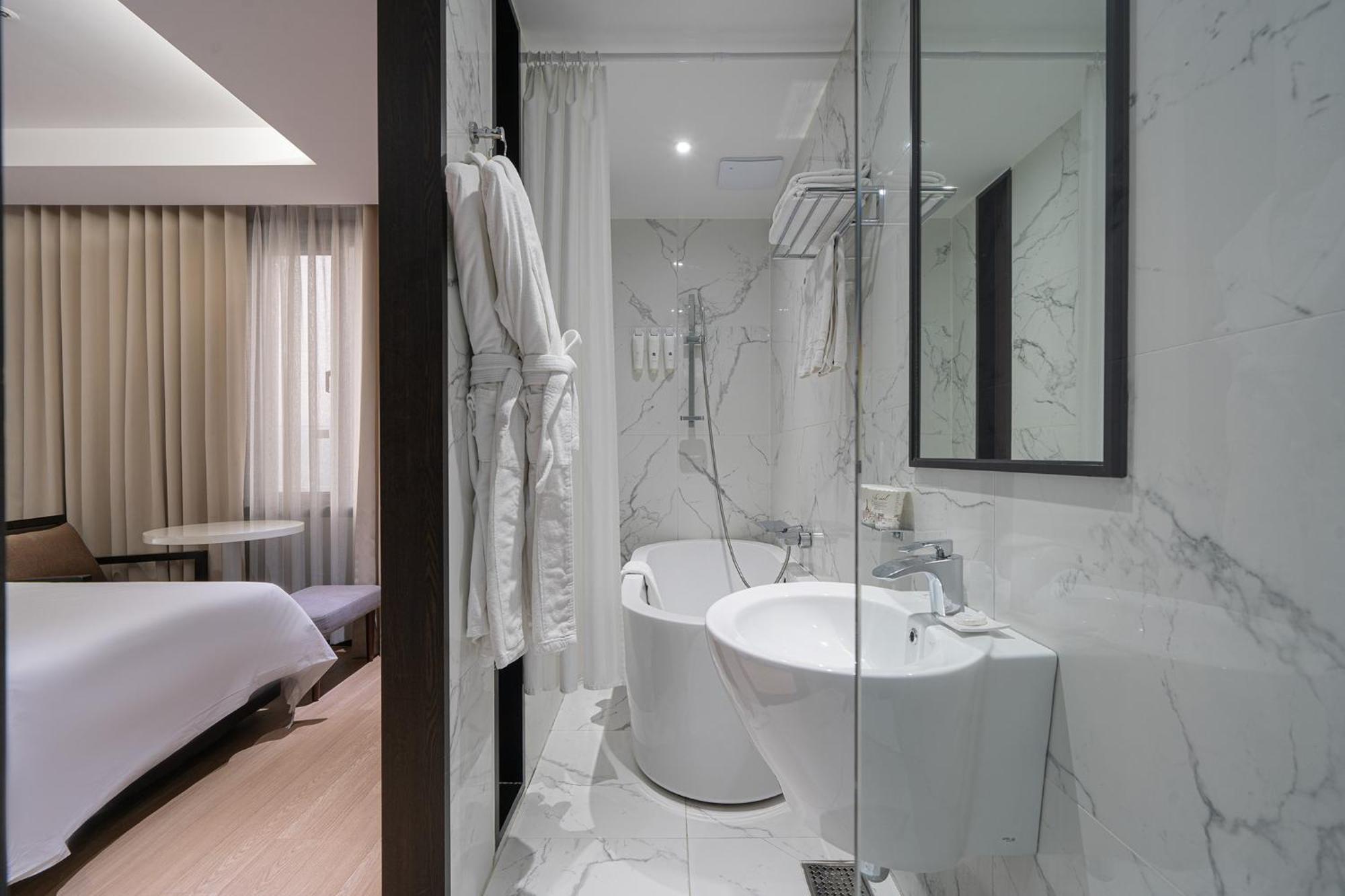 Ramada By Wyndham Yongin Hotel Exterior photo