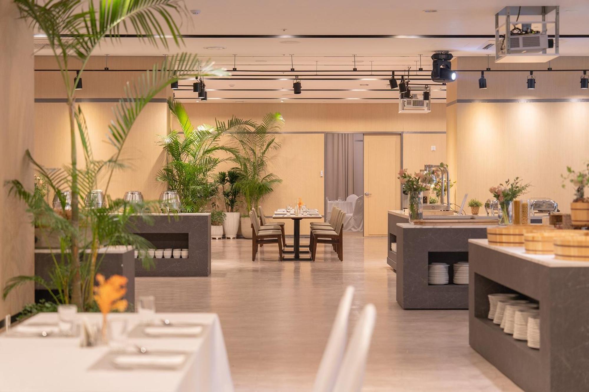 Ramada By Wyndham Yongin Hotel Exterior photo