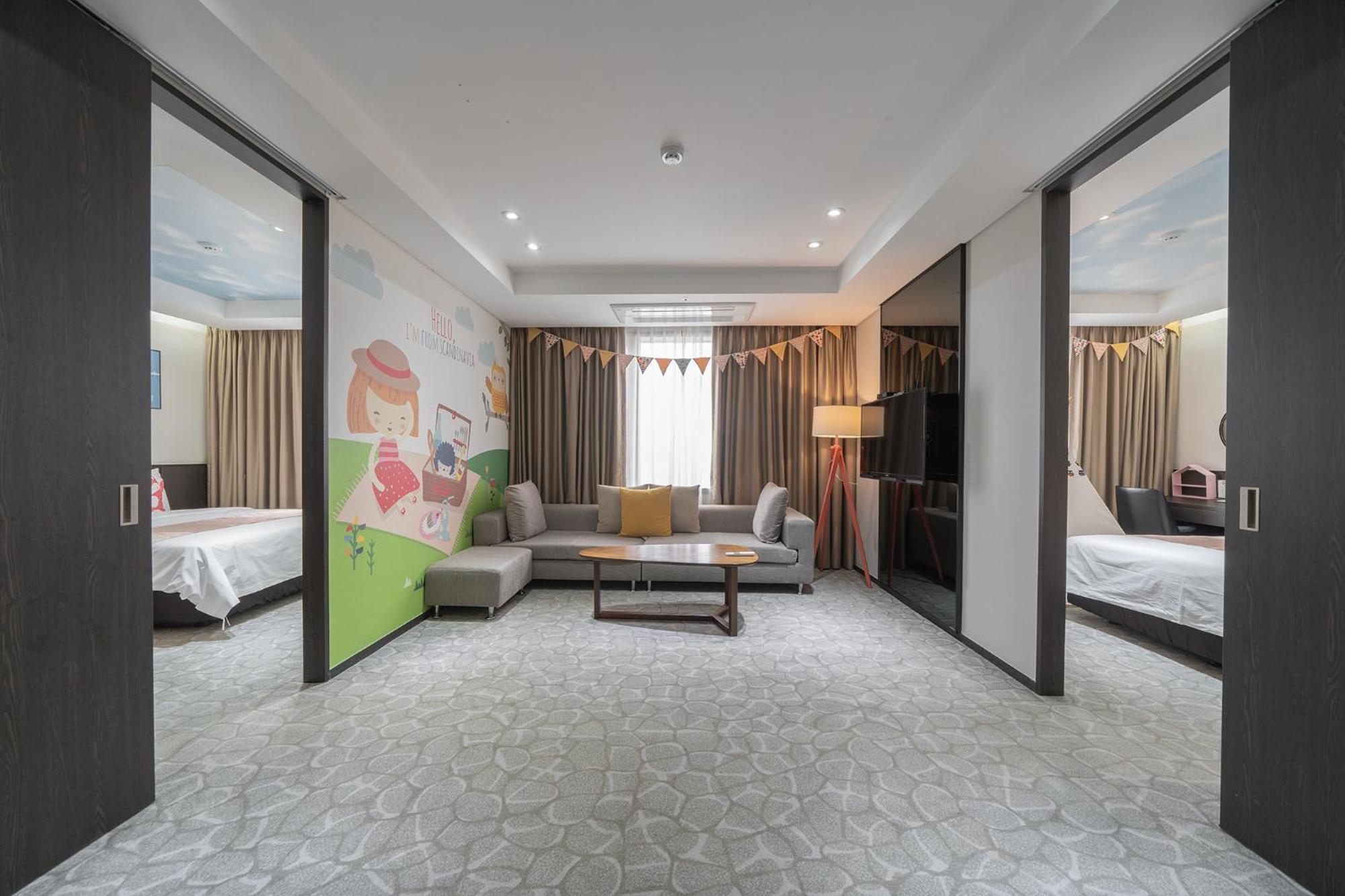 Ramada By Wyndham Yongin Hotel Exterior photo